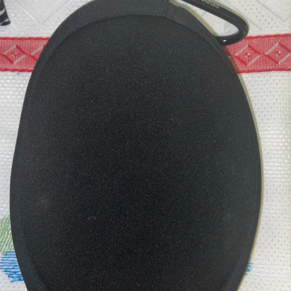 Cube Zipper Beats Headphone Case